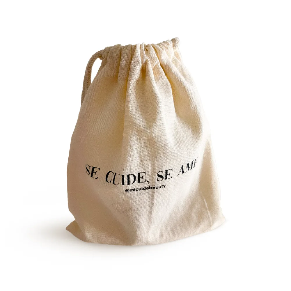 NECESSAIRE